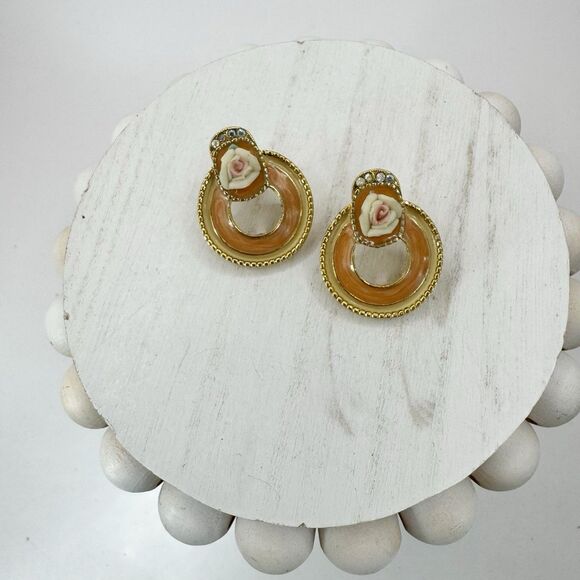 Vintage 1928 Porcelain Rose With Enamel Hoop Earrings Retro Classic Coquettegirl - Picture 4 of 9